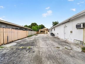 3061 NW 14th St, Miami FL 33125