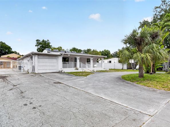3061 NW 14th St, Miami FL 33125