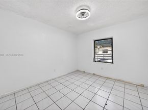 3061 NW 14th St, Miami FL 33125