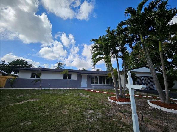 221 SW 53rd Ave, Plantation FL 33317
