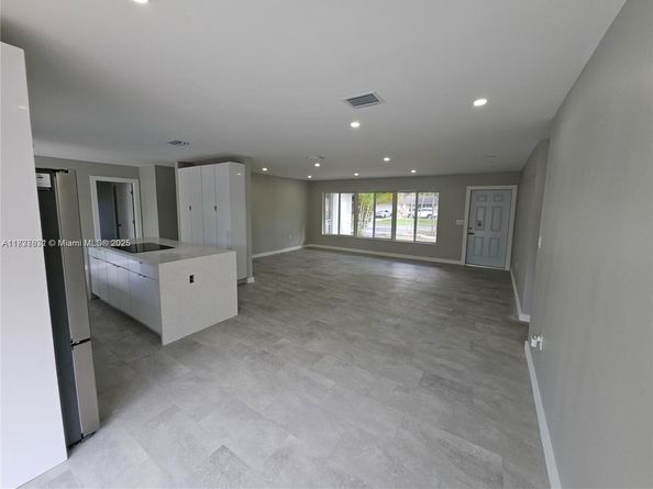 221 SW 53rd Ave, Plantation FL 33317