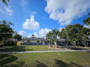 221 SW 53rd Ave, Plantation FL 33317
