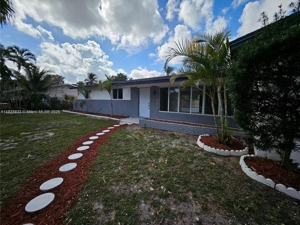 221 SW 53rd Ave, Plantation FL 33317