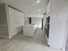 221 SW 53rd Ave, Plantation FL 33317