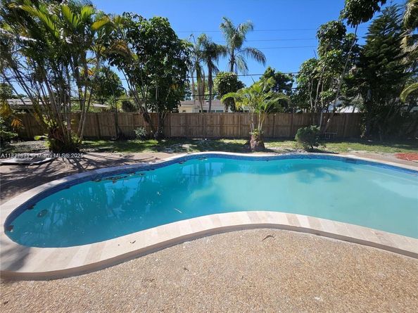221 SW 53rd Ave, Plantation FL 33317