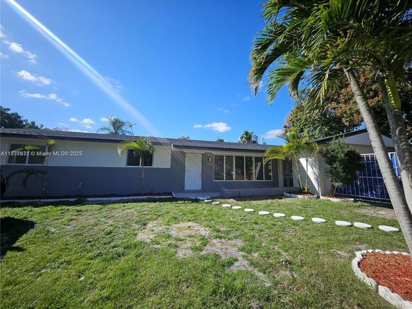221 SW 53rd Ave, Plantation FL 33317