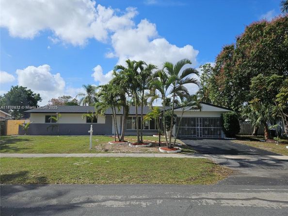221 SW 53rd Ave, Plantation FL 33317