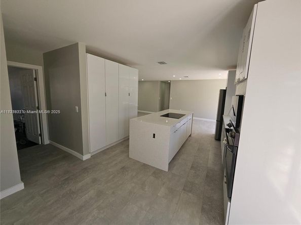 221 SW 53rd Ave, Plantation FL 33317