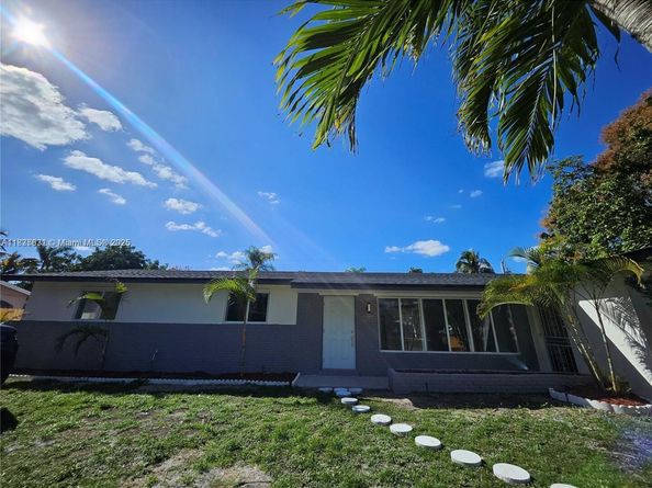 221 SW 53rd Ave, Plantation FL 33317