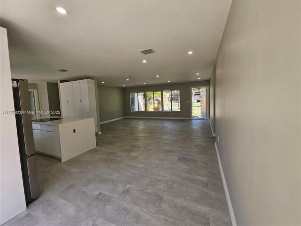 221 SW 53rd Ave, Plantation FL 33317