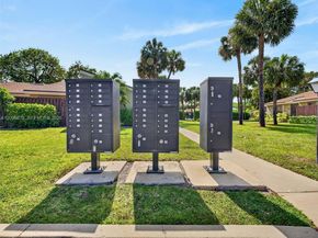 64 Meadows Dr, Boynton Beach FL 33436