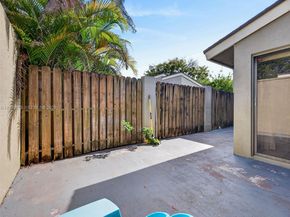 64 Meadows Dr, Boynton Beach FL 33436