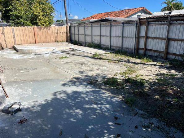 4787 E 8th Ct, Hialeah FL 33013