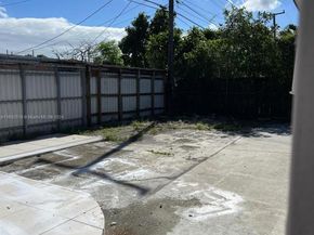 4787 E 8th Ct, Hialeah FL 33013