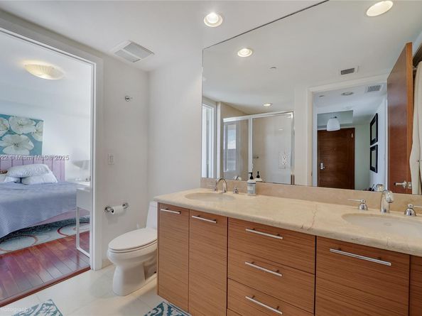 Undisclosed Address #A11851522, Miami FL 33132