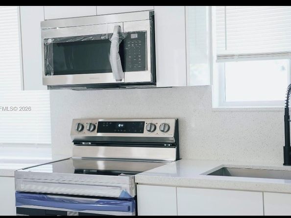 973 NW 8th St, Homestead FL 33030