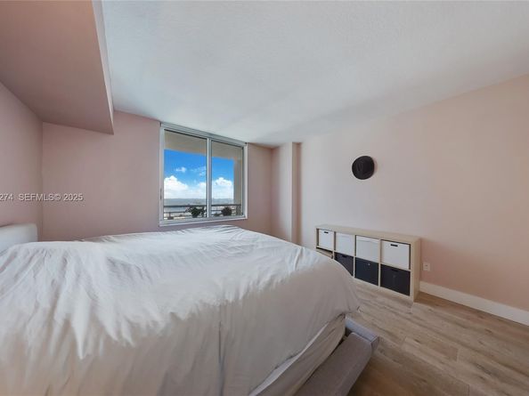 Undisclosed Address #A11926274, Miami FL 33131