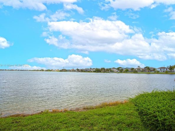 17018 SW 52nd Ct, Miramar FL 33027