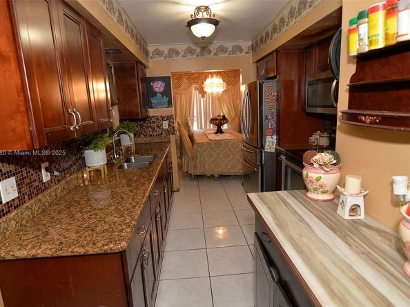 17940 NE 6th Ct, Miami FL 33162
