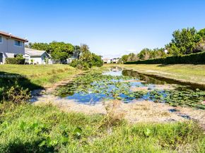 8945 NW 38th Dr 17, Coral Springs FL 33065