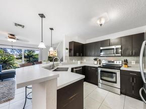 8945 NW 38th Dr 17, Coral Springs FL 33065