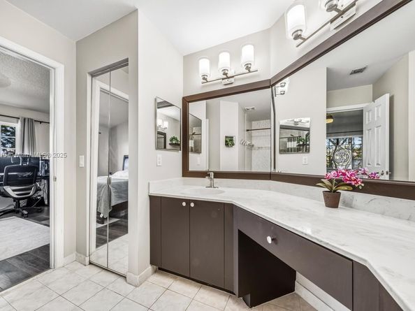 8945 NW 38th Dr 17, Coral Springs FL 33065