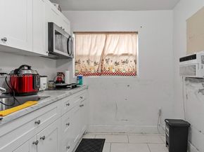 3035 NW 93rd St, Miami FL 33147