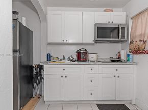 3035 NW 93rd St, Miami FL 33147