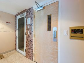 300 S Pointe Dr 907, Miami Beach FL 33139