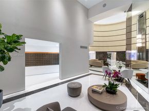 300 S Pointe Dr 907, Miami Beach FL 33139