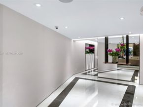 300 S Pointe Dr 907, Miami Beach FL 33139