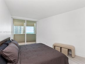 300 S Pointe Dr 907, Miami Beach FL 33139