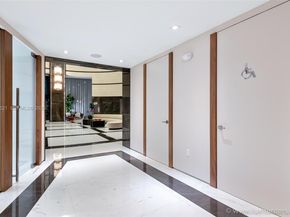 300 S Pointe Dr 907, Miami Beach FL 33139