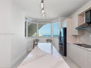 300 S Pointe Dr 907, Miami Beach FL 33139