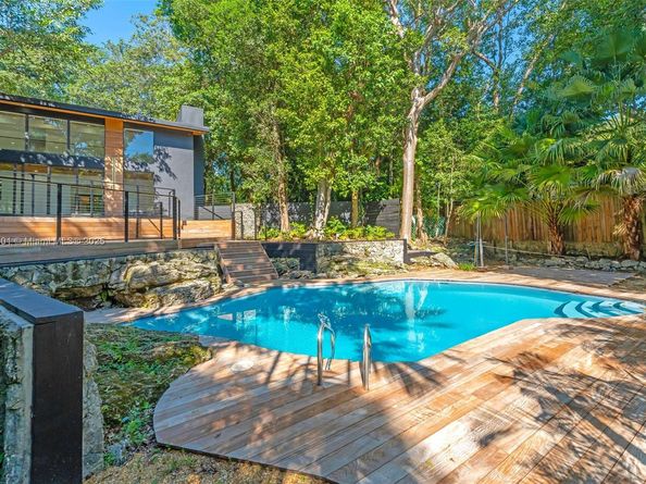 6525 SW 133rd Dr, Pinecrest FL 33156