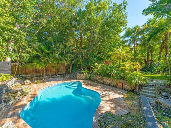 6525 SW 133rd Dr, Pinecrest FL 33156