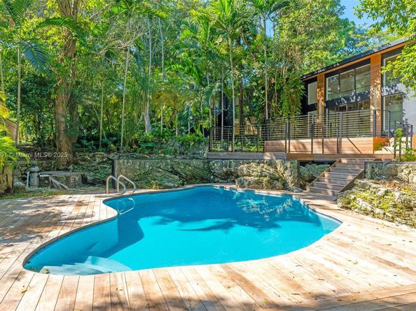 6525 SW 133rd Dr, Pinecrest FL 33156