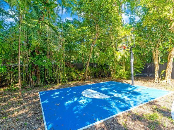 6525 SW 133rd Dr, Pinecrest FL 33156