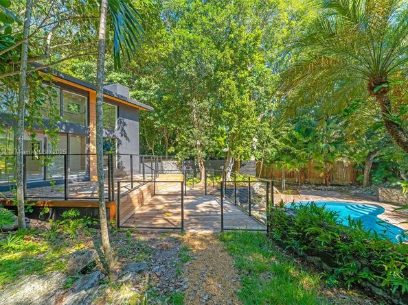 6525 SW 133rd Dr, Pinecrest FL 33156