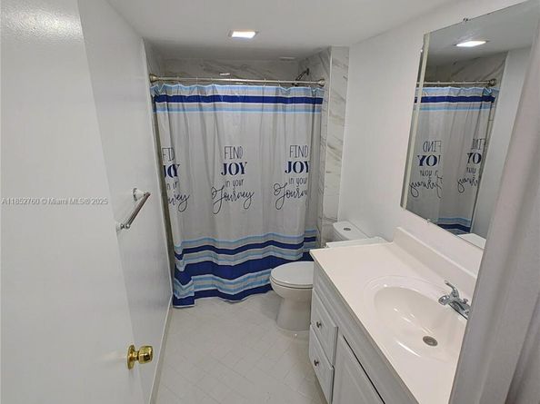 7051 Environ Blvd 433, Lauderhill FL 33319