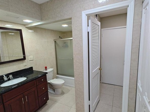 7051 Environ Blvd 433, Lauderhill FL 33319