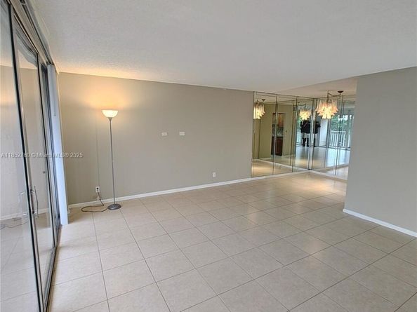 7051 Environ Blvd 433, Lauderhill FL 33319