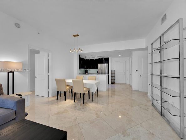 10 Aragon Ave 810, Coral Gables FL 33134