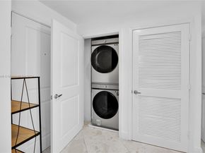 10 Aragon Ave 810, Coral Gables FL 33134