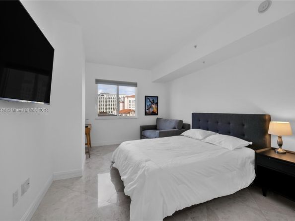 10 Aragon Ave 810, Coral Gables FL 33134