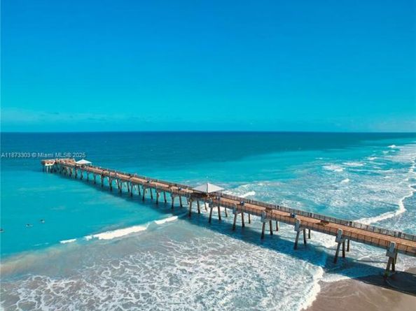 1011 US Highway One D406, Juno Beach FL 33408