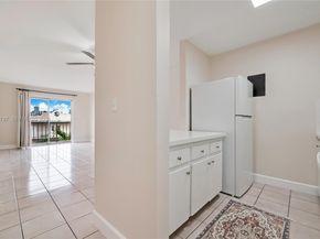 1661 SW 3rd St 25, Miami FL 33135