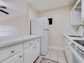 1661 SW 3rd St 25, Miami FL 33135