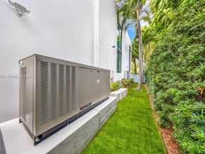 4515 N Michigan Ave, Miami Beach FL 33140