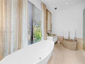 4515 N Michigan Ave, Miami Beach FL 33140